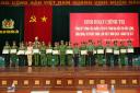 5 trao thuong (2).jpg - Tổng kết công tác huấn luyện và tham gia Hội thi điều lệnh, bắn súng, võ thuật CAND lần thứ V năm 2019
