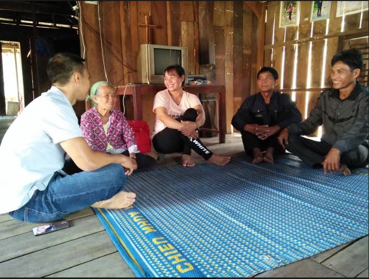 Trở về với buôn làng