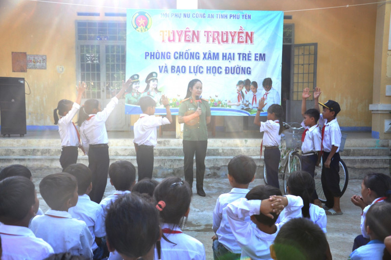 Phụ nữ Công an Phú Yên với 90 hành động thiết thực vì phụ nữ và trẻ em