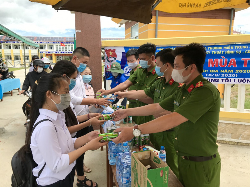 Chương trình “Tiếp sức mùa thi - đồng hành cùng cộng đồng phòng chống dịch Covid-19”