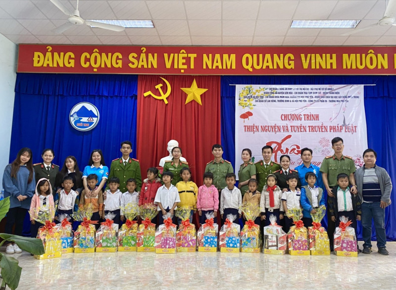 Sôi nổi các hoạt động “Mừng Đảng, mừng xuân” năm 2021