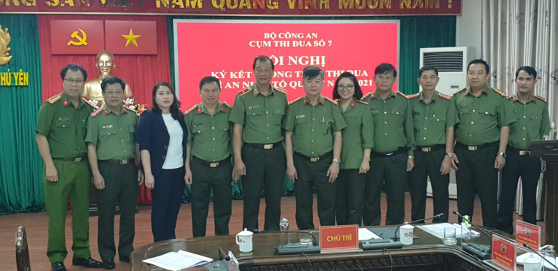 Ký kết giao ước thi đua “Vì an ninh tổ quốc”