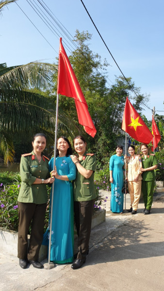 HỘI PHỤ NỮ CÁC CẤP TRONG CÔNG AN TỈNH BÀN GIAO  CÔNG TRÌNH “SẮC CỜ QUÊ HƯƠNG” CHÀO MỪNG ĐẠI HỘI ĐẠI BIỂU TOÀN QUỐC LẦN THỨ XIII CỦA ĐẢNG