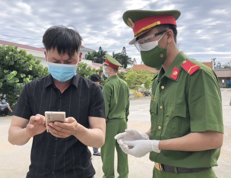 Đoàn thanh niên Công an tỉnh tham gia hỗ trợ Chiến dịch tiêm vắc xin Covid-19 toàn tỉnh