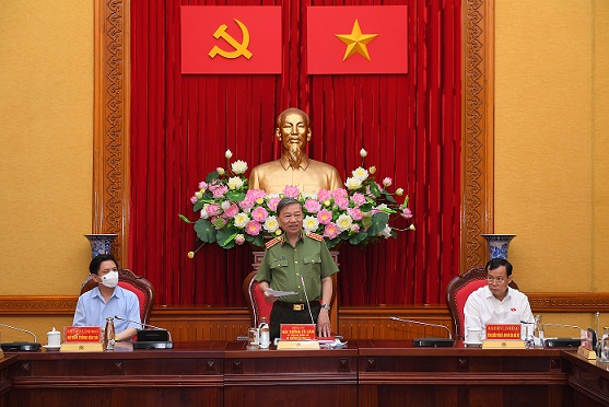 Thống nhất tiếp tục hoàn thiện dự thảo, báo cáo Chính phủ trình Quốc hội dự án Luật Giao thông đường bộ sửa đổi và Luật Đảm bảo trật tự, an toàn giao thông đường bộ