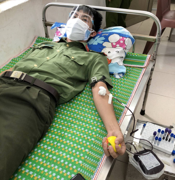 03 ĐVTN Công an tỉnh hiến máu đột xuất cấp cứu các trường hợp tai nạn giao thông