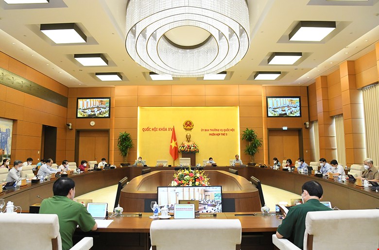 Ủy ban Thường vụ Quốc hội thảo luận, cho ý kiến về Dự án Luật Cảnh sát cơ động