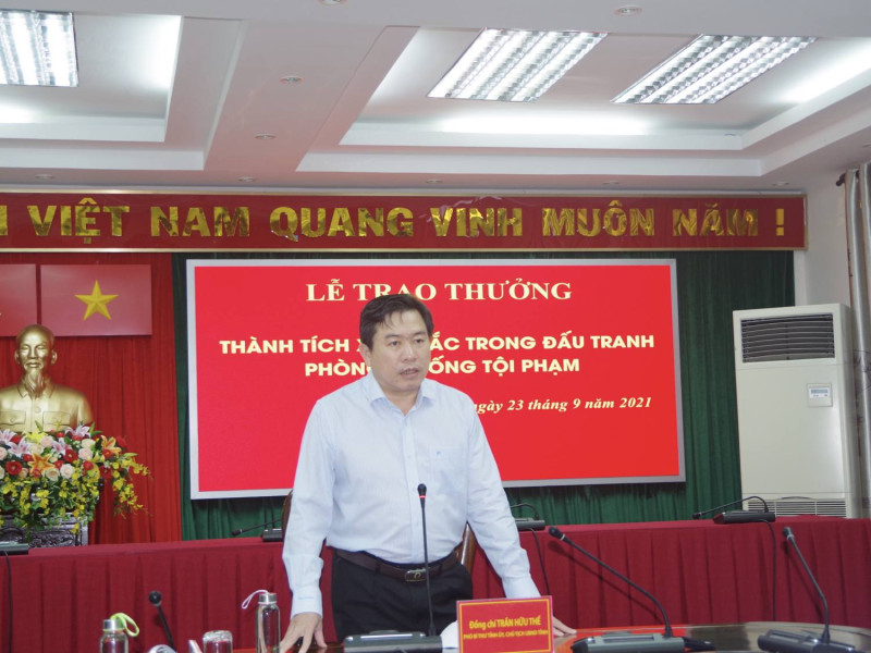 UBND TỈNH PHÚ YÊN TRAO THƯỞNG CHO CÔNG AN TỈNH PHÚ YÊN VỀ THÀNH TÍCH XUẤT SẮC TRONG ĐẦU TRANH PHÒNG, CHỐNG TỘI PHẠM