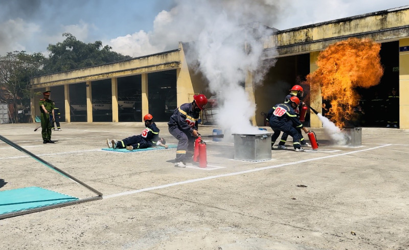 Công an tỉnh tổ chức tập huấn Điều lệ Hội thi nghiệp vụ chữa cháy và cứu nạn, cứu hộ “Tổ liên gia an toàn phòng cháy, chữa cháy” cấp tỉnh năm 2024