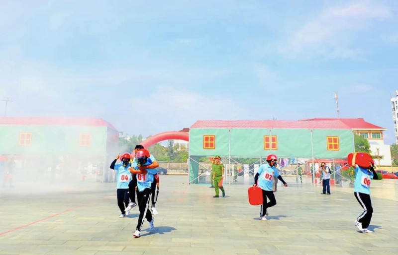 Hội thi nghiệp vụ chữa cháy và cứu nạn, cứu hộ “Tổ liên gia an toàn phòng cháy, chữa cháy” tỉnh Phú Yên năm 2024