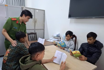 Công an xã Cuôr Đăng đẩy mạnh công tác tuyên truyền, giáo dục pháp luật đối với thiếu niên, nhi đồng người đồng bào dân tộc thiểu số