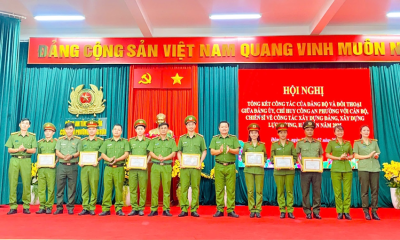 Công an phường Đông Hoà tổ chức hội nghị tổng kết công tác Đảng bộ và đối thoại giữa Đảng uỷ, Chỉ huy công an phường với cán bộ, chiến sĩ