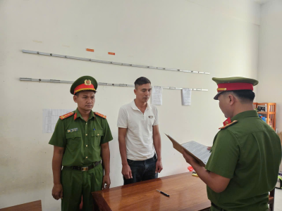 Tạm giữ hình sự đối tượng dùng dao chém Bí thư Chi bộ trong cuộc họp