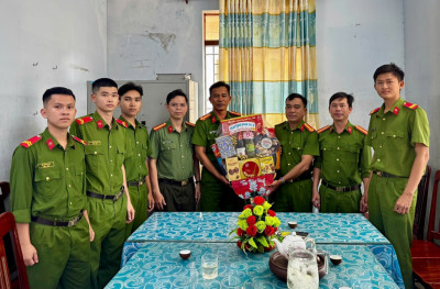 Đảng ủy, lãnh đạo Trại Tạm giam số 2 quan tâm thăm hỏi, động viên cán bộ các phân trại trực thuộc nhân dịp Tết Nguyên đán Bính Ngọ 2026