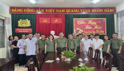 Lãnh đạo Công an tỉnh Đắk Lắk thăm, chúc tết tại Bệnh viện số 2