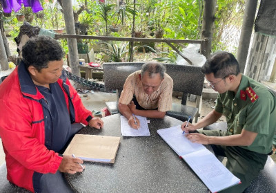 Công an xã Hòa Thịnh tổ chức tuyên truyền, ký cam kết xây dựng xã “không ma túy”