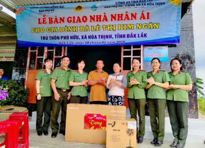 Lễ bàn giao công trình "Nhà nhân ái” tại xã Hòa Thịnh