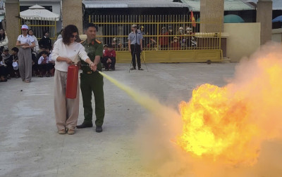 Công an xã Tuy An Đông tăng cường công tác tuyên tuyền về PCCC và CNCH và các kỹ năng sống sót khi có hoả hoạn trong dịp Tết nguyên đán Bính Ngọ năm 2026.