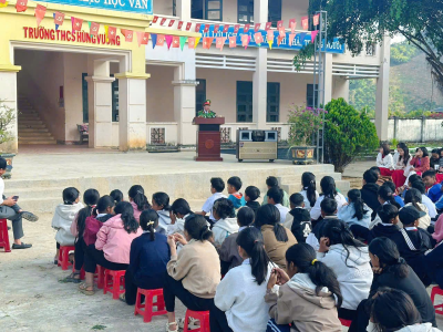 Công an xã Nam Ka tăng cường các buổi tuyên truyền quy định pháp luật cho các trường học trên địa bàn