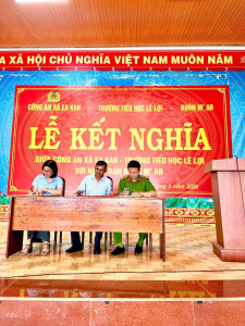 Lễ kết nghĩa và chương trình “Xuân yêu thương” tại buôn M’ar, xã Ea Kar