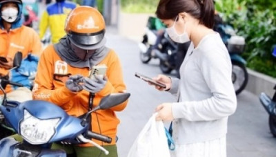 Sự tiện lợi của dịch vụ giao đồ ăn trực tuyến và vấn đề an toàn thực phẩm tại Đắk Lắk