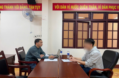 Công an tỉnh Đắk Lắk tiếp nhận, làm việc với 03 công dân Việt Nam vi phạm pháp luật ở Hoa Kỳ bị trục xuất về nước.