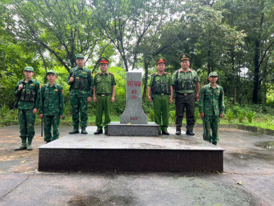 Công an xã Buôn Đôn sát cánh cùng Bộ đội Biên phòng giữ vững bình yên nơi biên cương