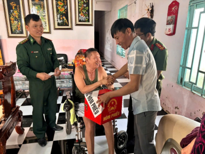 Lực lượng Công an xã Buôn Đôn đồng hành cùng Nhân dân xã biên giới trong ngày hội toàn dân đi bầu cử đại biểu Quốc hội và đại biểu HĐND các cấp