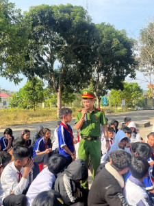 Công an xã Nam Ka đẩy mạnh công tác tuyên truyền Luật Phòng chống tác hại của rượu, bia