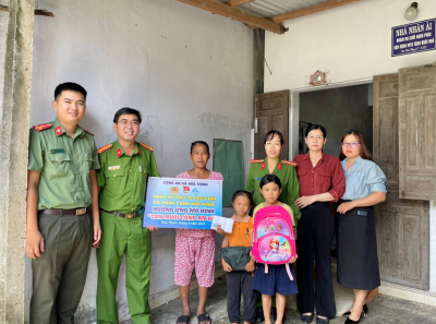 Lan tỏa yêu thương với mô hình “Con nuôi Công an xã Hòa Thịnh