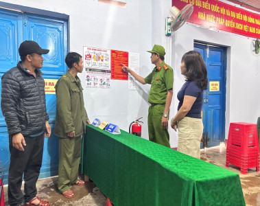 Công an xã Pơng Drang tăng cường công tác bảo đảm an toàn PCCC và CNCH tại các điểm diễn ra bầu cử trên địa bàn