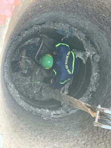 Ứng cứu kịp thời, đưa cháu bé rơi giếng sâu lên an toàn