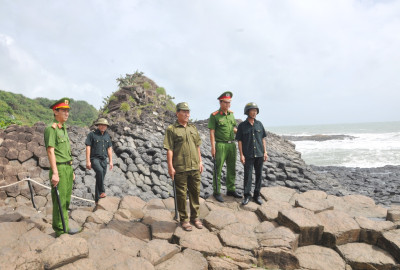 Công an xã Tuy An Đông cùng Ban Quản lý Khu di tích - du lịch Gành Đá Đĩa thực hiện tốt quy chế phối hợp