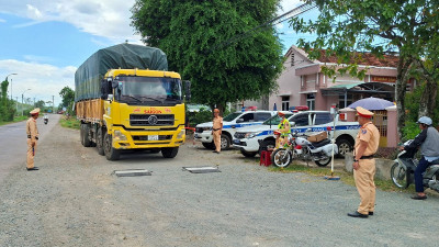 Tăng cường kiểm tra, xử lý xe chở hàng quá tải trọng trên địa bàn Krông Búk