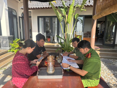 Công an xã Tuy An Đông chủ động tăng cường công tác quản lý lưu trú cao điểm mùa du lịch
