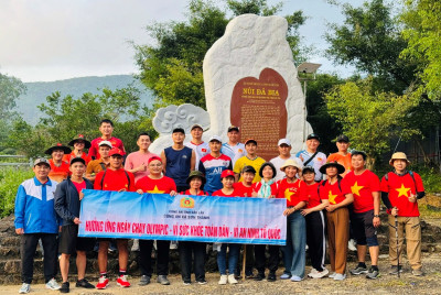 Chi đoàn Công an xã Sơn Thành tổ chức giải chinh phục Núi Đá Bia kỷ niệm 95 năm Ngày thành lập Đoàn TNCS Hồ Chí Minh (26/3/1931 - 26/3/2026)