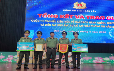 Phòng Kỹ thuật nghiệp vụ và ngoại tuyến tiếp tục nâng cao văn hóa ứng xử, phát ngôn của cán bộ, chiến sĩ trên không gian mạng