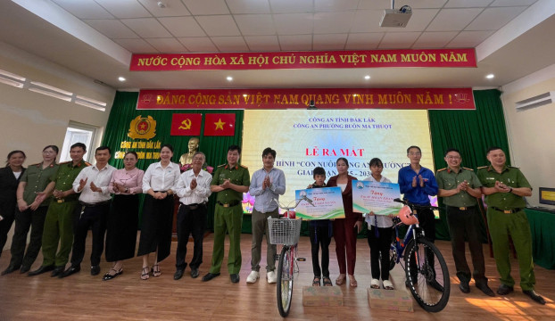 Công an phường Buôn Ma Thuột hưởng ứng triển khai mô hình “Con nuôi Công an phường”