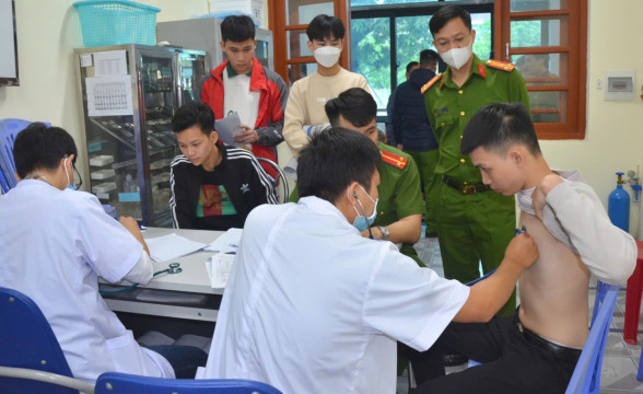 Quy định mới nhất về tiêu chuẩn sức khỏe đặc thù và khám sức khỏe tuyển sinh, tuyển chọn vào Công an nhân dân