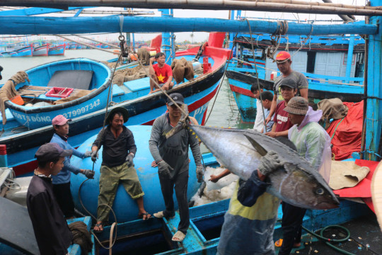 Phòng An ninh kinh tế Công an tỉnh Đắk Lắk tăng cường công tác nắm tình hình, tham mưu các nhiệm vụ, giải pháp góp phần tháo gỡ “thẻ vàng” IUU