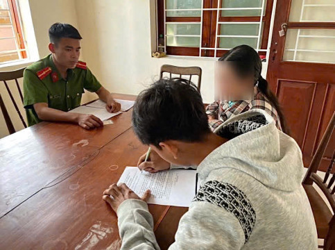 Công an xã Sơn Hòa tăng cường tuyên truyền, kiểm tra, xử lý tình trạng học sinh “độ, chế” xe đạp điện