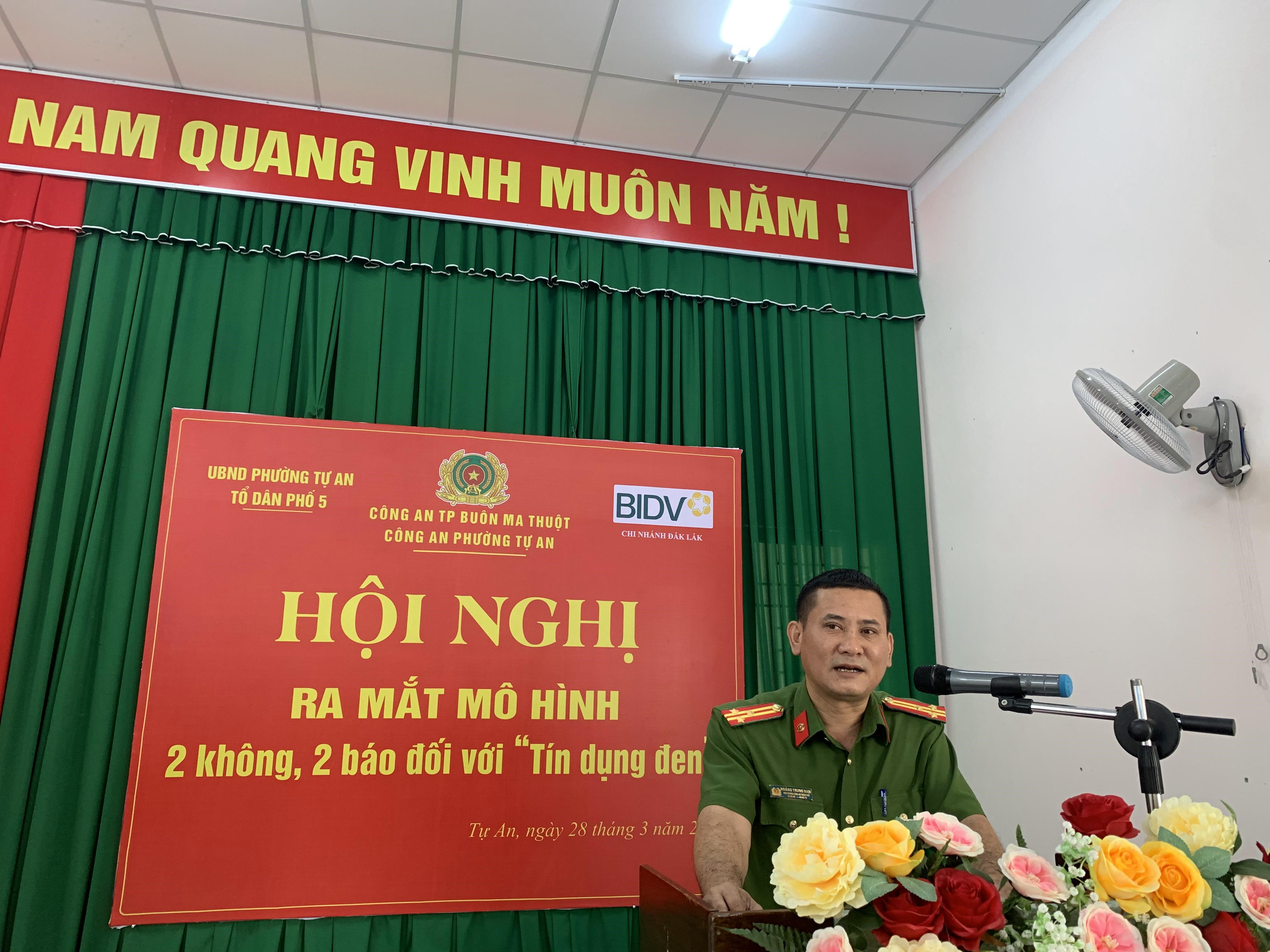 Ra mắt mô hình "2 không 2 báo đối với "tín dụng đen" trên địa bàn phường Tự An