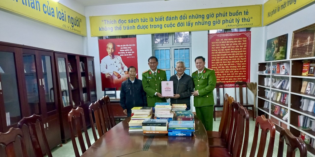 Phòng Cảnh sát cơ động với phong trào đọc sách