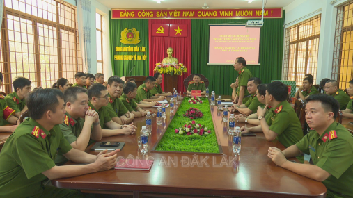 Cục Cảnh Sát điều tra tội phạm về ma túy thăm, tặng quà một số đơn vị thuộc Công an tỉnh Đắk Lắk