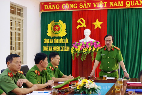 Kịp thời khen thưởng Công an huyện Cư Kuin khám phá vụ án giết người xảy ra tại xã Ea Tiêu
