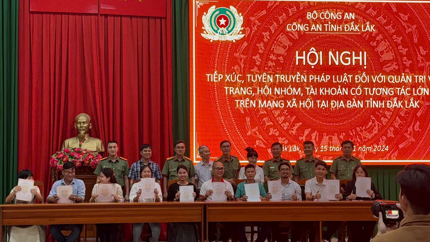 Công an tỉnh Đắk Lắk tổ chức Hội nghị tuyên truyền pháp luật đối với quản trị viên trang, hội, nhóm, tài khoản có tương tác lớn trên mạng xã hội  tại địa bàn tỉnh