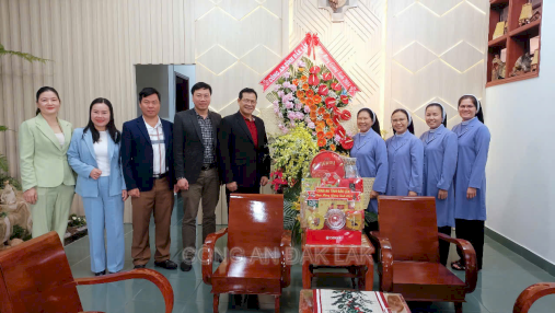 Lãnh đạo Công an tỉnh chúc mừng lễ Giáng sinh năm 2024