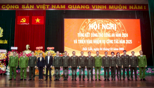 Đồng chí Thượng tướng Trần Quốc Tỏ - Thứ trưởng Bộ Công an chỉ đạo Hội nghị tổng kết công tác năm 2024