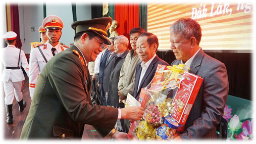 Công an tỉnh Đắk Lắk gặp mặt các đồng chí nguyên lãnh đạo, cán bộ công an qua các thời kỳ nhân dịp Tết Nguyên đán Ất tỵ năm 2025