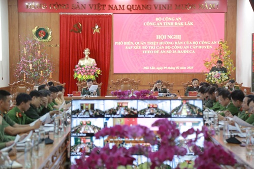 Công an tỉnh Đắk Lắk tổ chức hội nghị trực tuyến phổ biến, quán triệt hướng dẫn của Bộ Công an về sắp xếp, bố trí cán bộ Công an cấp huyện